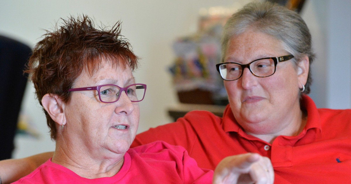 Couple Suing Kentucky Clerk Kim Davis Over Marriage License Plan to Wed Friday