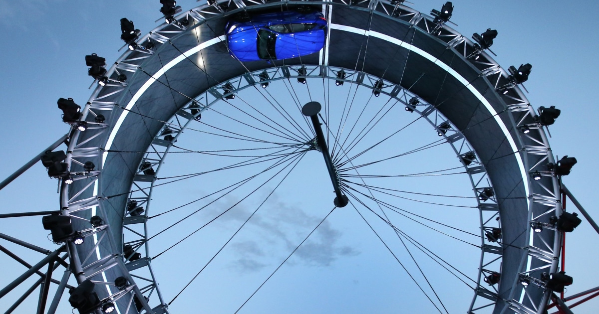 Jaguar Car Sets Guinness World Record for 360 Loop