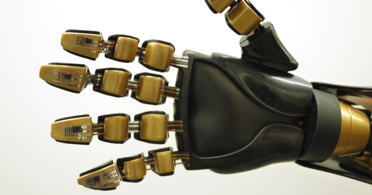Artificial Skin Could Help Amputees Feel What They're Touching