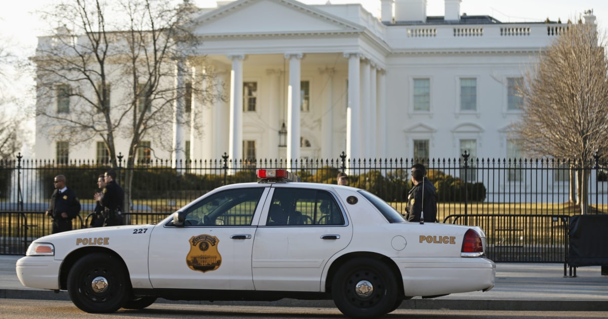 White House Secret Service Officer Charged With Sexting 'Teen'