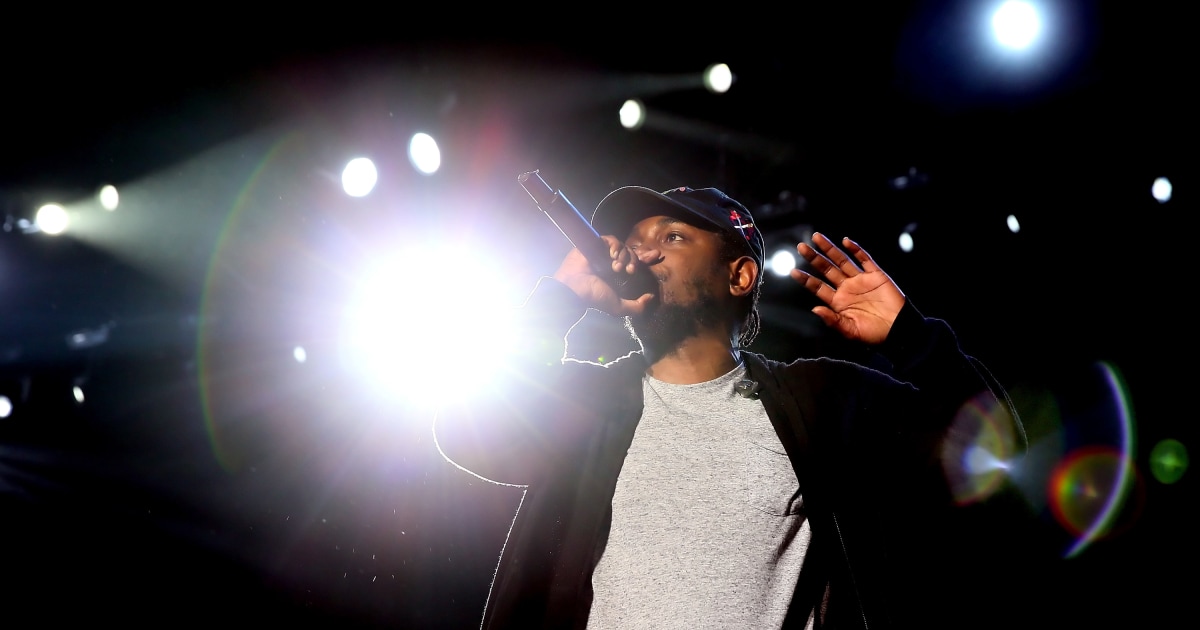 Kendrick Lamar bans professional photographers from concerts, allows cell  phones
