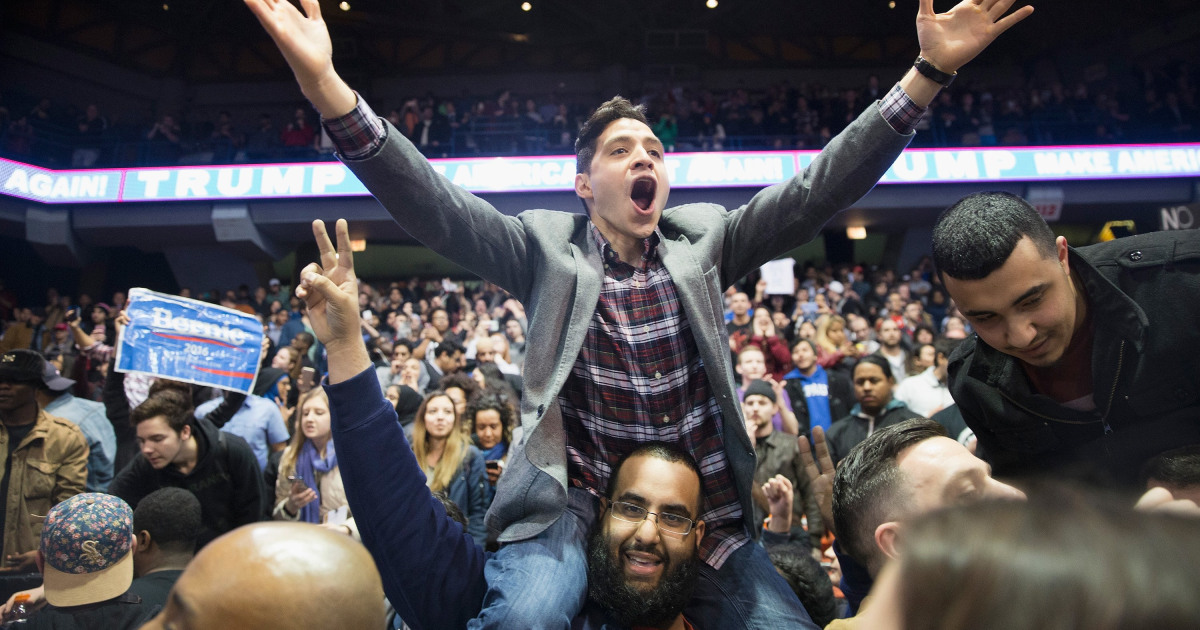 How Bernie Sanders Supporters Shut Down Donald Trump's Rally in Chicago