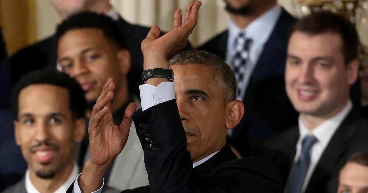 President Obama Picks Kansas to Top His NCAA Tournament Bracket