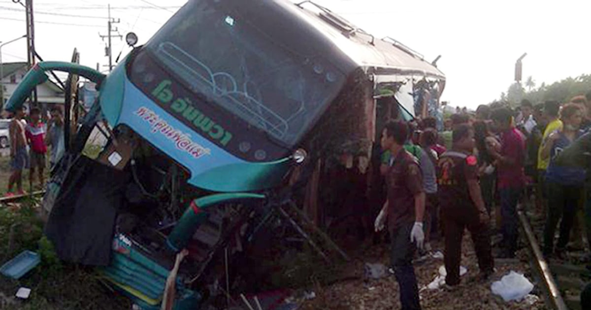 Train Hits Bus in Thailand, Killing Three and Wounding Dozens