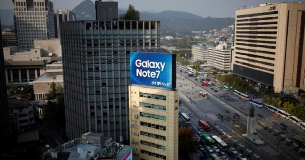 samsung-offers-rebates-to-customers-still-willing-to-buy-its-phones