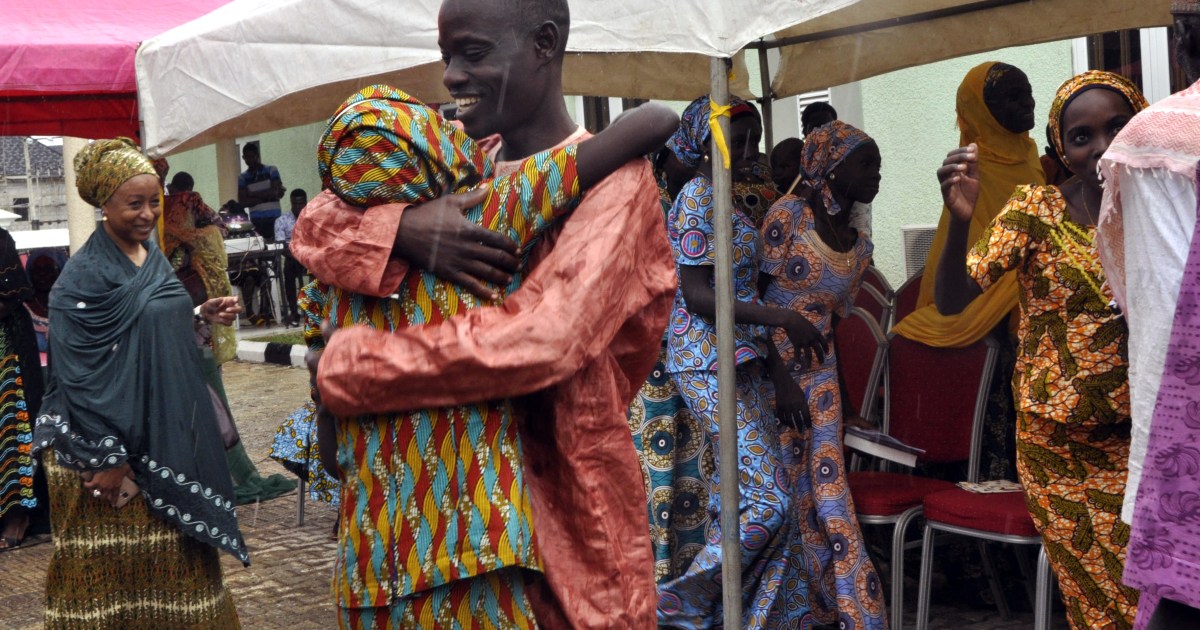 Joy as 21 Kidnapped Nigerian 'Chibok Girls' Reunite With Families