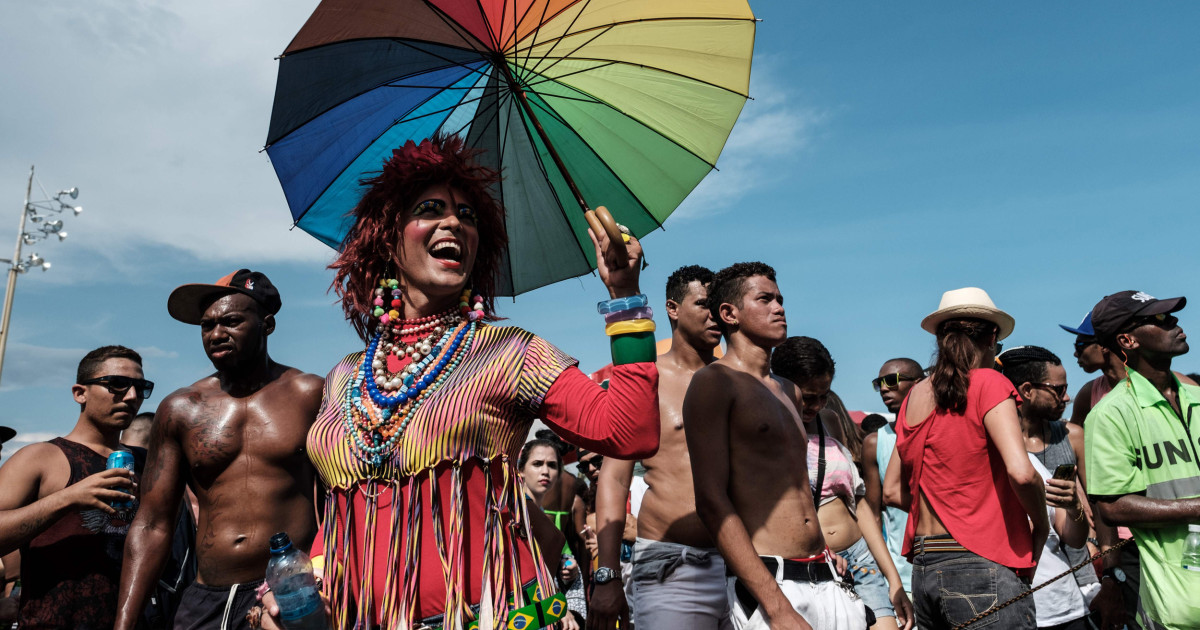 Thousands Celebrate Annual Rio Gay Pride