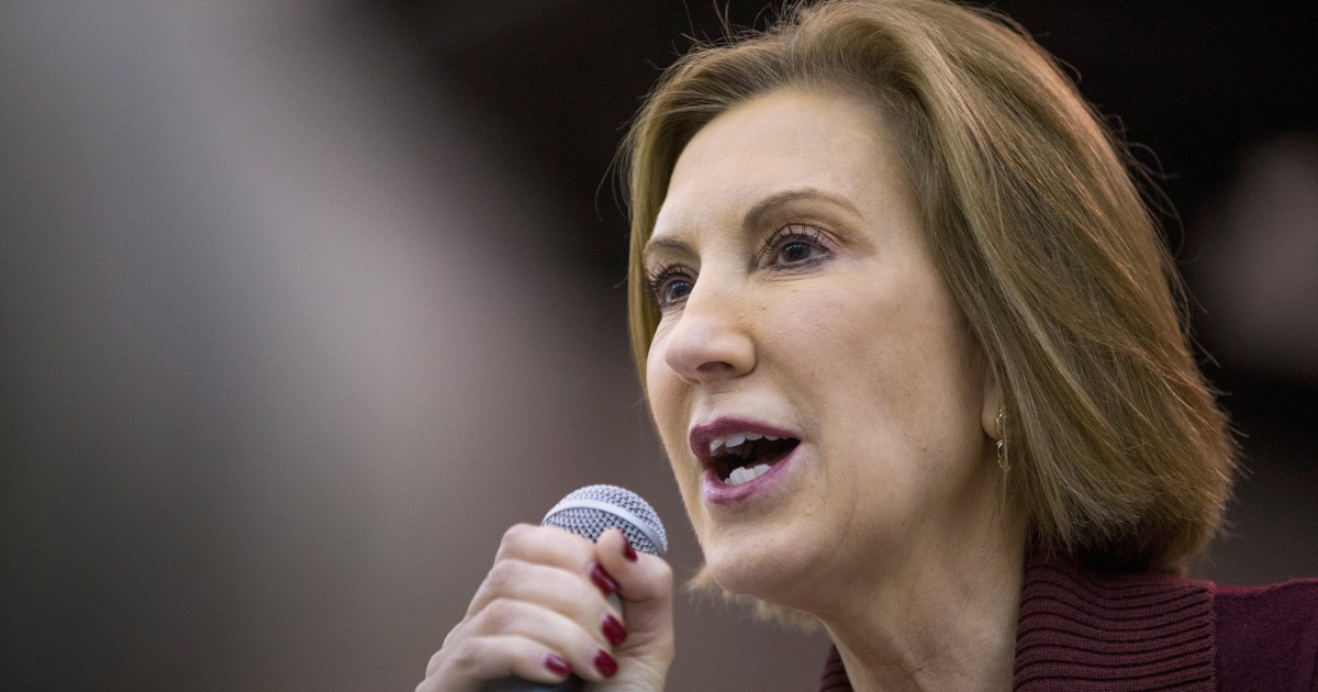 Heather на мрежи X: „Is Carly Fiorina wearing the coke cross from