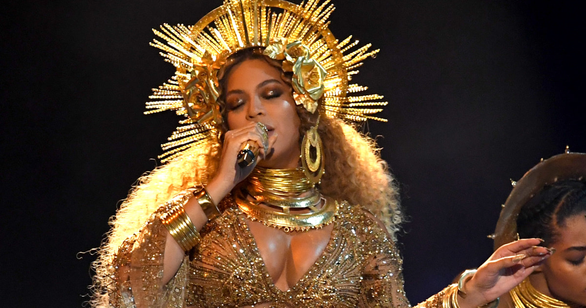 Beyonce S Grammy Performance Proves She Doesn T Need Awards To Love Herself