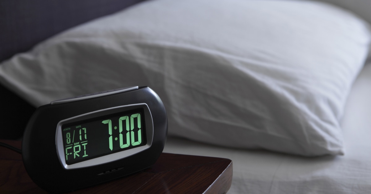 12 часов с 7 утра. Часы 9 часов утра. Часы 7 часов для детей. Электронные часы 7 00. Будильник фото.