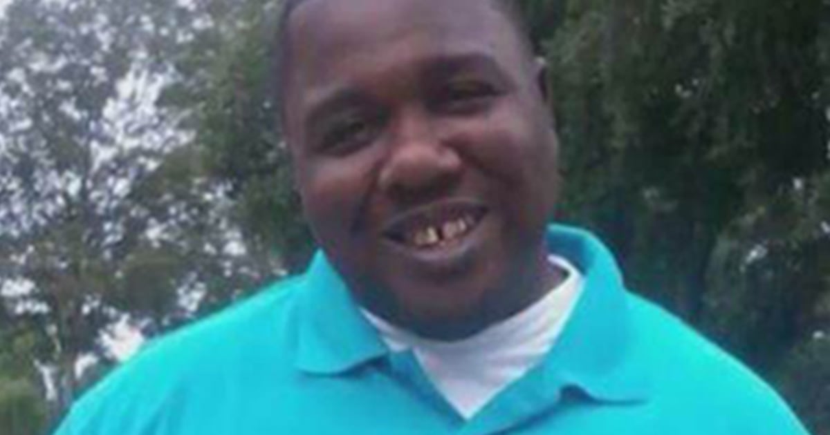 Family of Alton Sterling accepts $4.5M settlement in fatal police shooting thumbnail