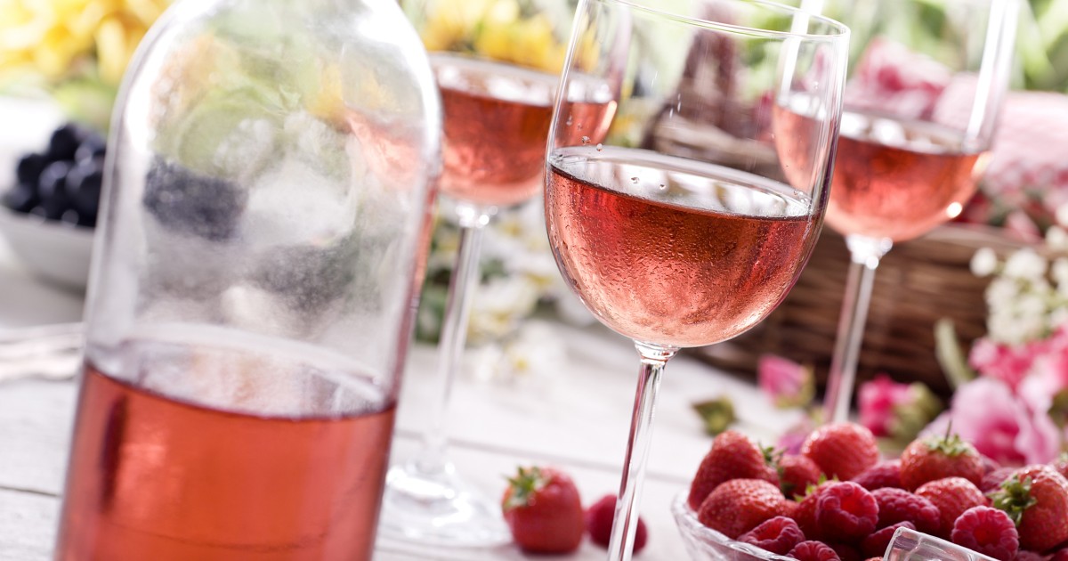 How to chill a bottle of wine fast