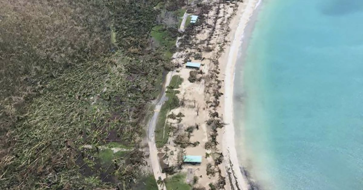 Marriott Criticized After Ferry Strands Tourists on IrmaHit St. Thomas