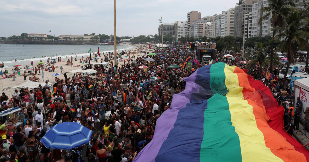 Thousands celebrate in Rio de Janeiro's annual gay pride parade