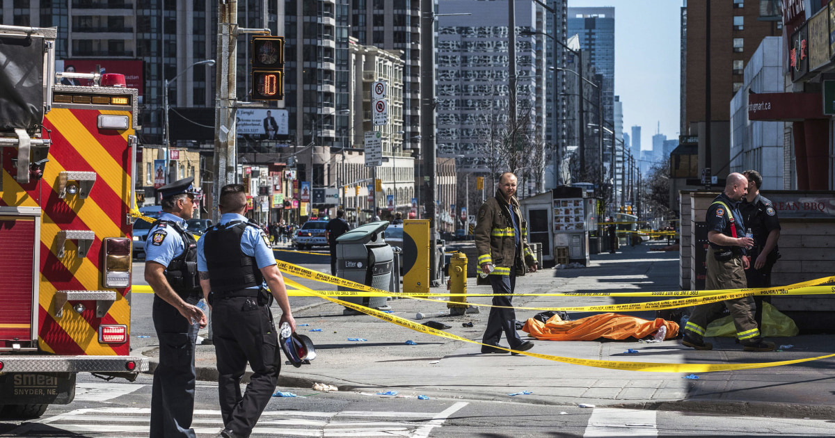 10 killed, 15 injured in Toronto after van strikes pedestrians