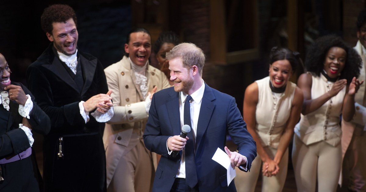 Prince Harry bursts into song at 'Hamilton' performance