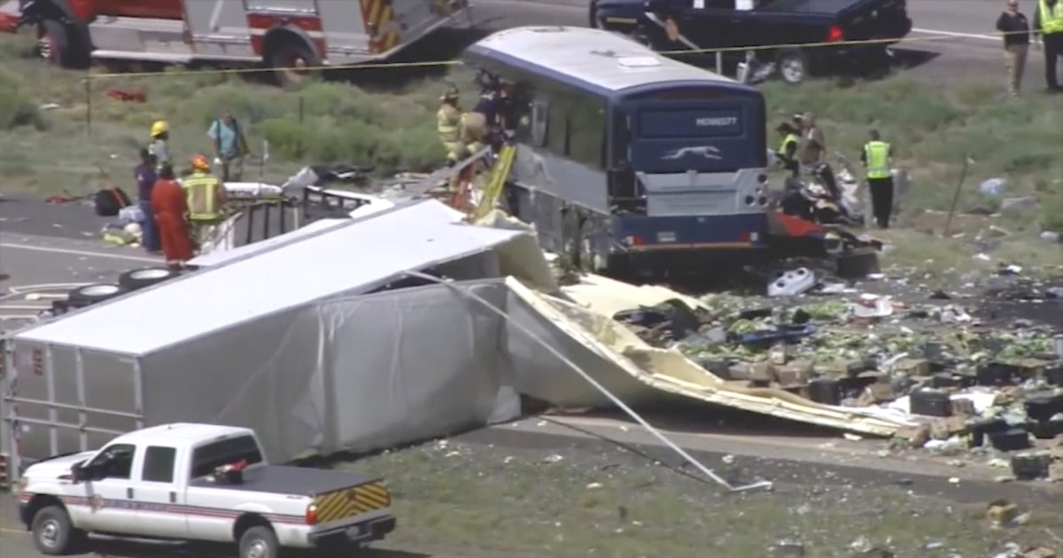 At least eight killed in bussemi crash on New Mexico interstate