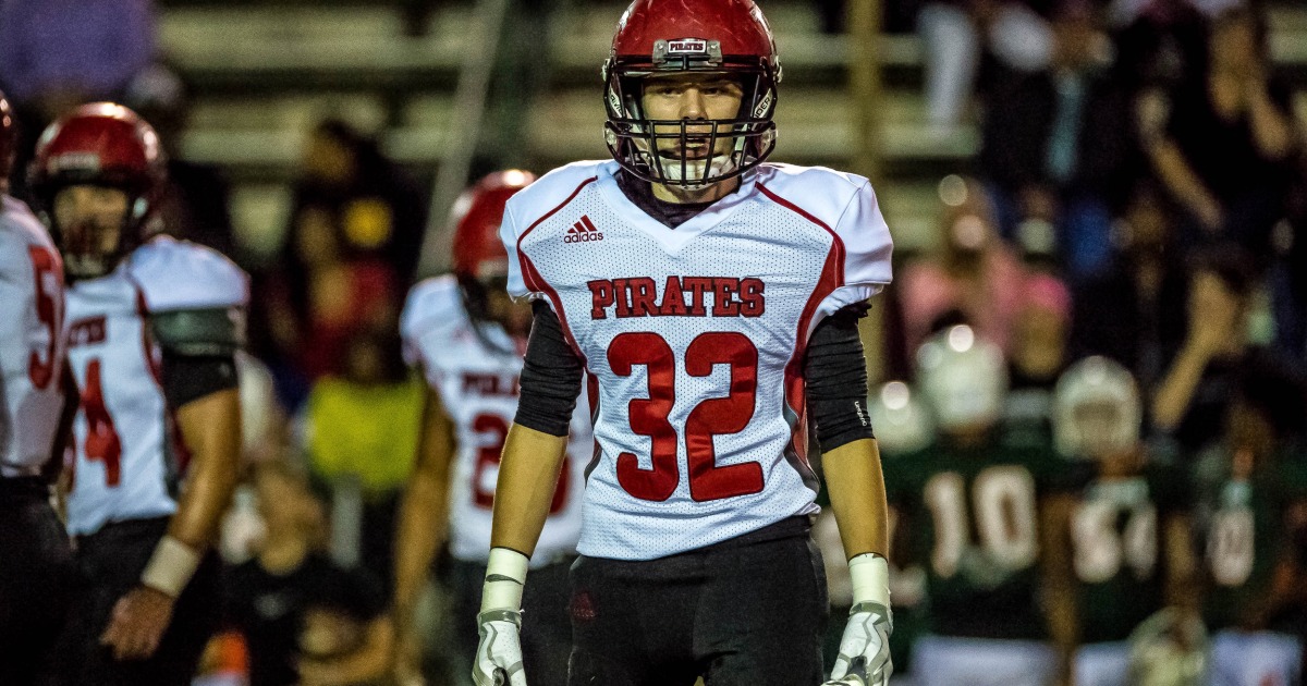 high school football player dies after injury during game