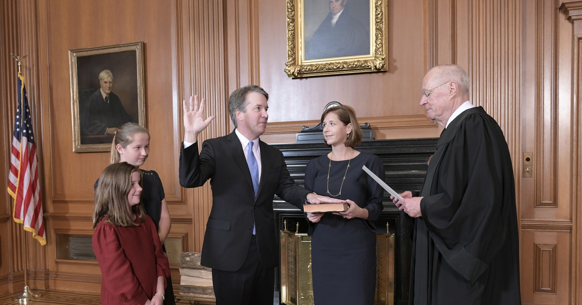 Kavanaugh sworn in as associate justice to the U.S. Supreme Court