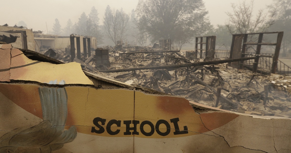 Children Return To School 3 Weeks After California Wildfire