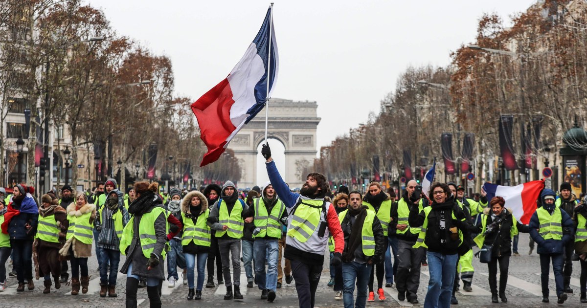 France's 'yellow vest' protesters hit Paris streets for fifth week