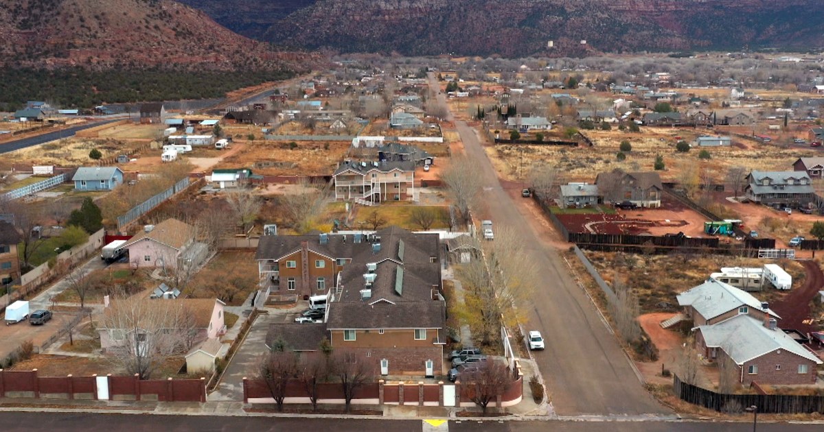 in-a-fundamentalist-mormon-town-modernization-highlights-a-stark-divide