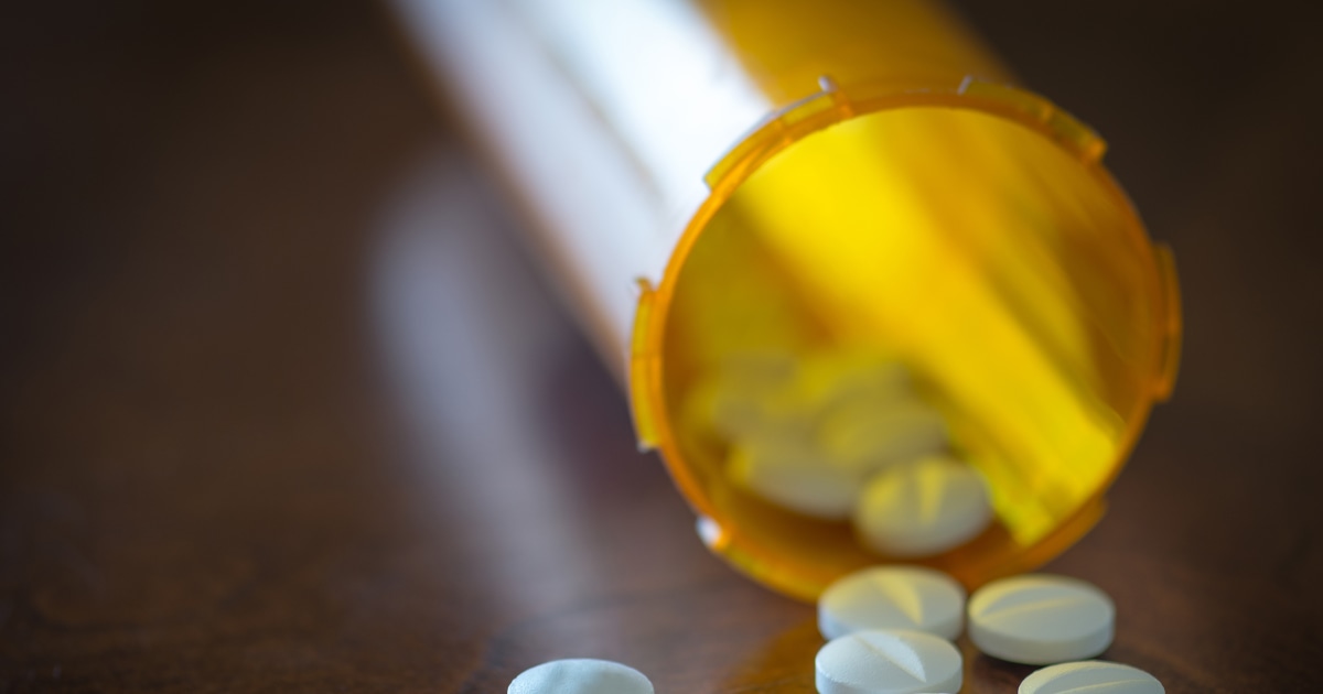 New CDC Painkiller Guidelines Go Slow, Use Less