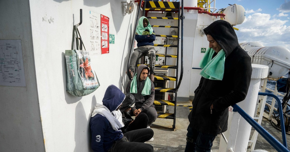 Pope Francis calls for 'solidarity' with migrants stranded at sea