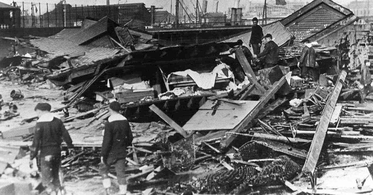 The Great Boston Molasses Flood of 1919 killed 21 after 2 million