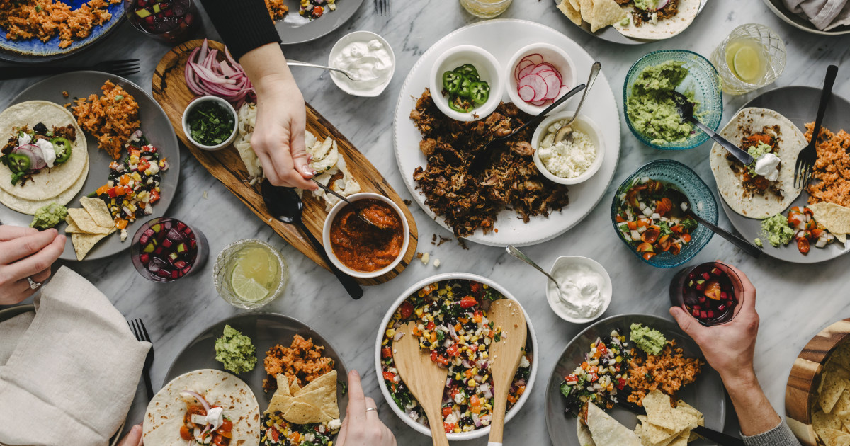 Hosting A Dinner Party At Home - Tips For Hosting A Stress Free Dinner Party The Bakermama / Plus i’m sharing all my outdoor dinner party ideas and tips for al fresco entertaining all summer long.