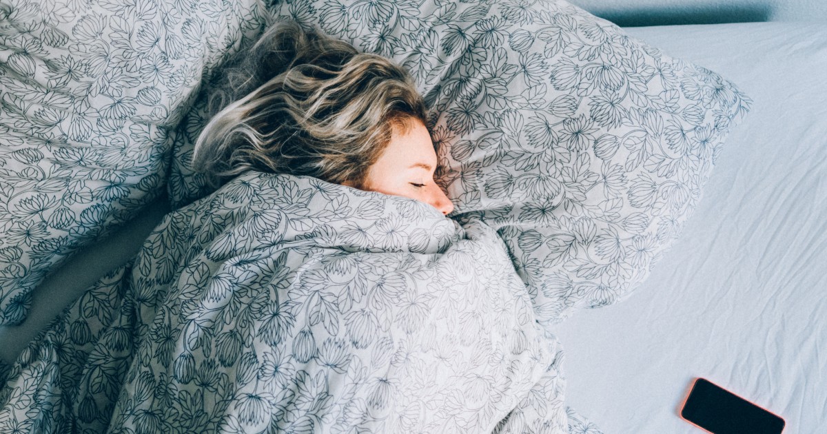 Study finds that sleeping in on the weekends is good for you