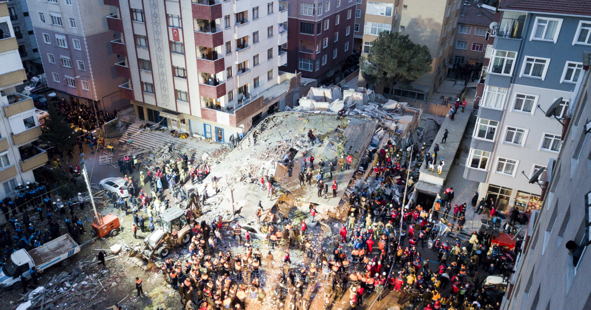 Death toll rises in Istanbul building collapse