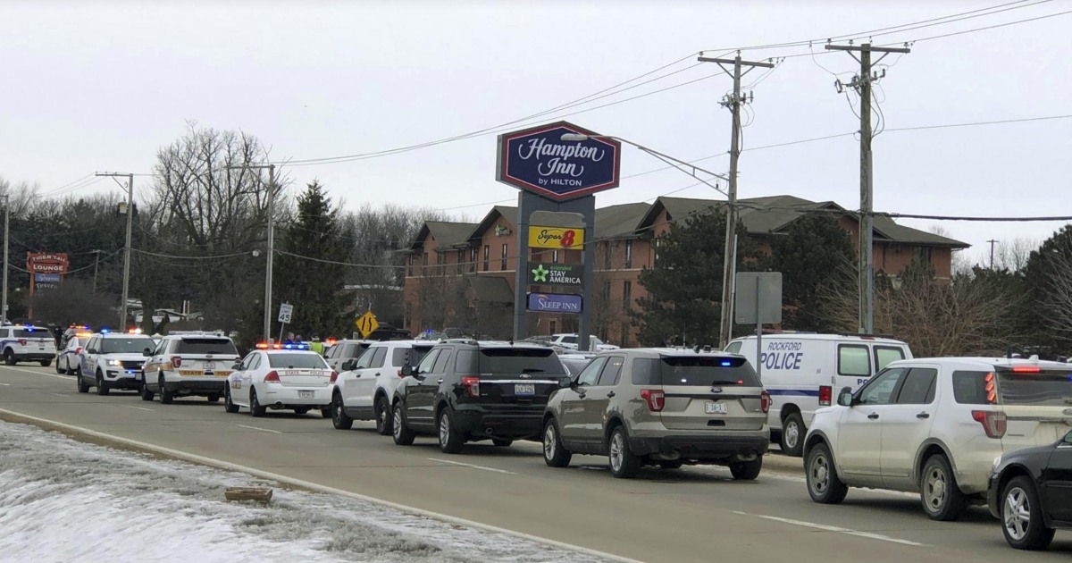 Suspect in Illinois deputy's fatal shooting arrested after standoff ...