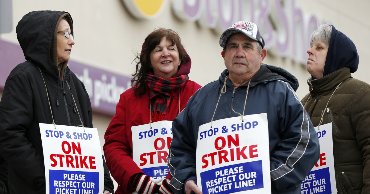 Tentative deal reached to end Stop & Shop strike, both sides say