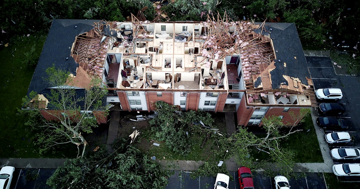 At least 1 dead, 12 injured from storms, tornadoes in western Ohio and