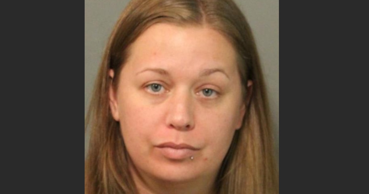 Florida Mom Charged With Felony After Daughter Licks Tongue Depressor