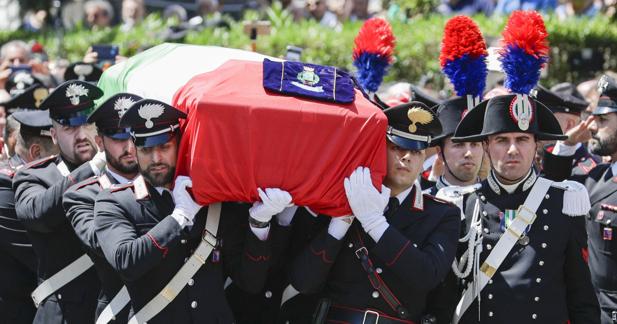 American teens suspected of stabbing to death Italian policeman remain ...