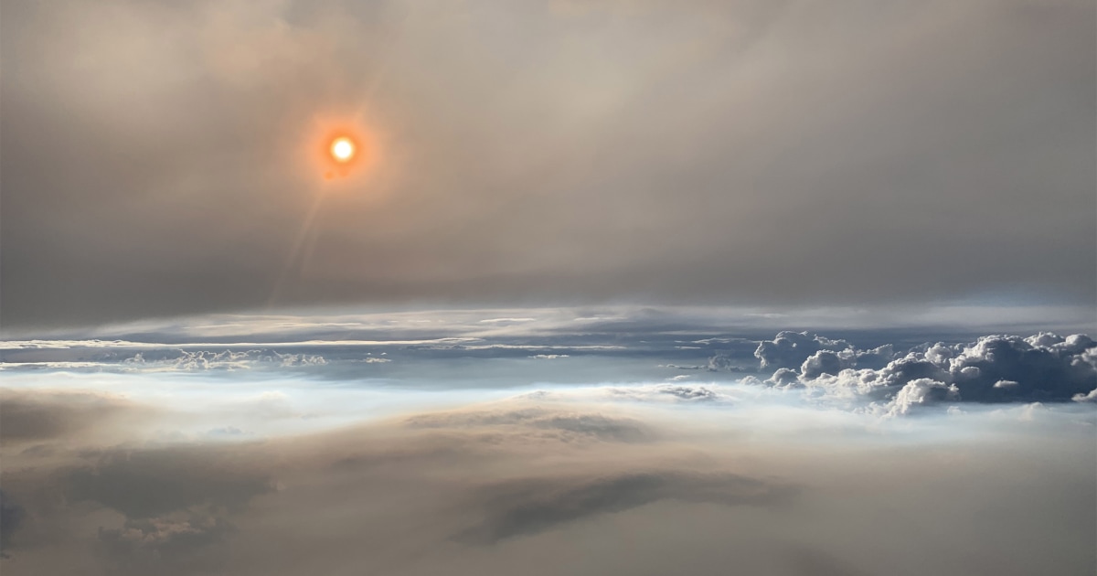 Rare 'fire cloud' looks otherworldly in photo snapped from NASA's flying lab