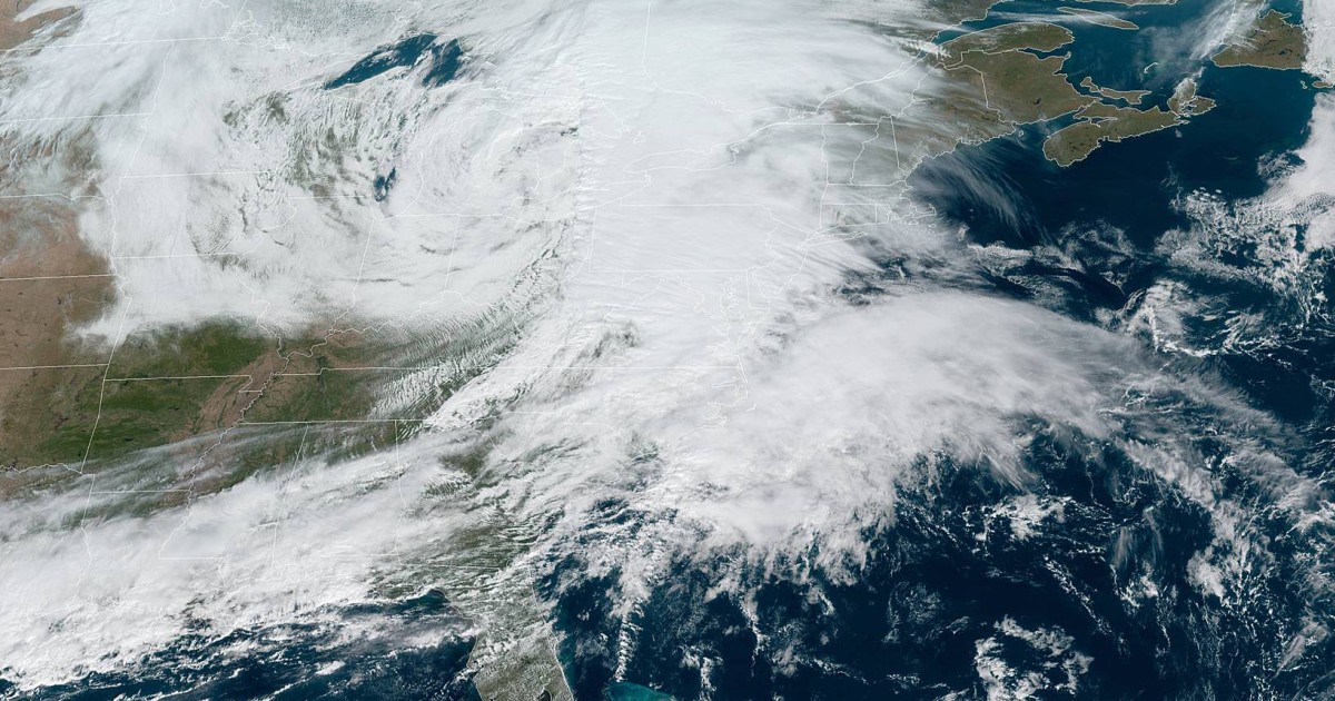 'Bomb Cyclone' Leaves Hundreds Of Thousands Without Power In Northeast ...