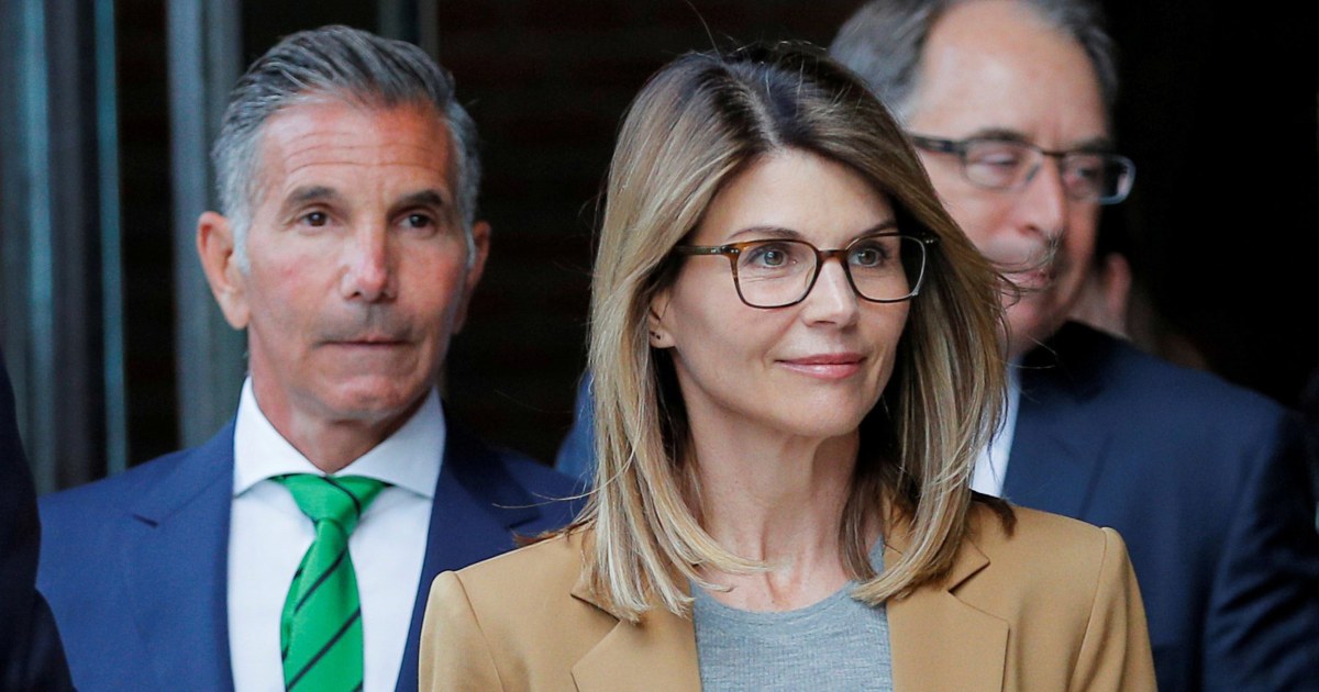 Lori Loughlin sentenced to 2 months, husband to 5 months, in college admissions scandal