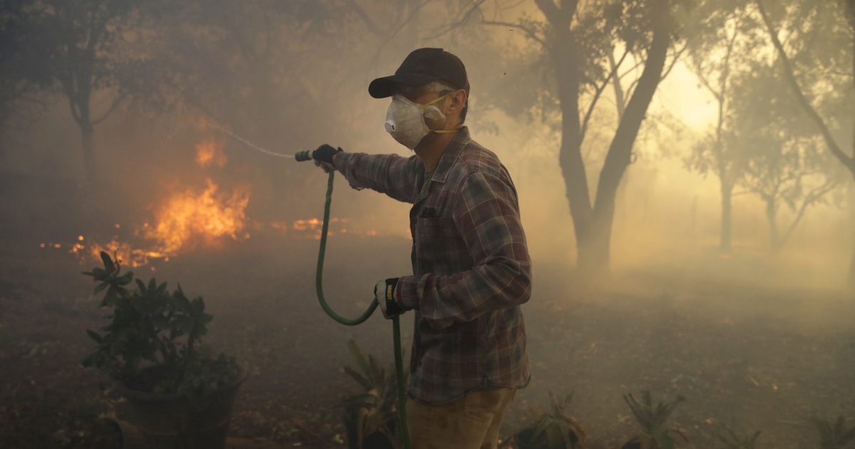 Photos California Battles Wind Fueled Wildfires