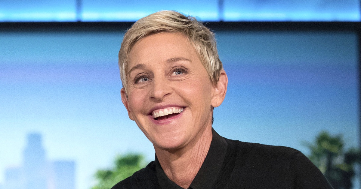 Ellen DeGeneres apologizes to staff after reports of toxic workplace(01)