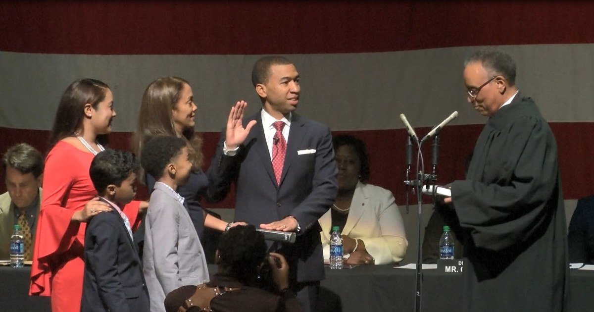 Steven Reed takes office as Montgomery's first African American mayor