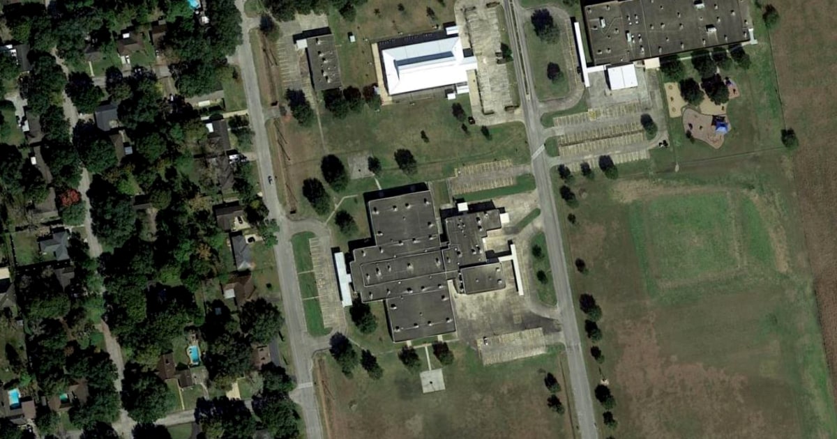 Texas school-lunch employee planted secret camera in boys' bathroom ...