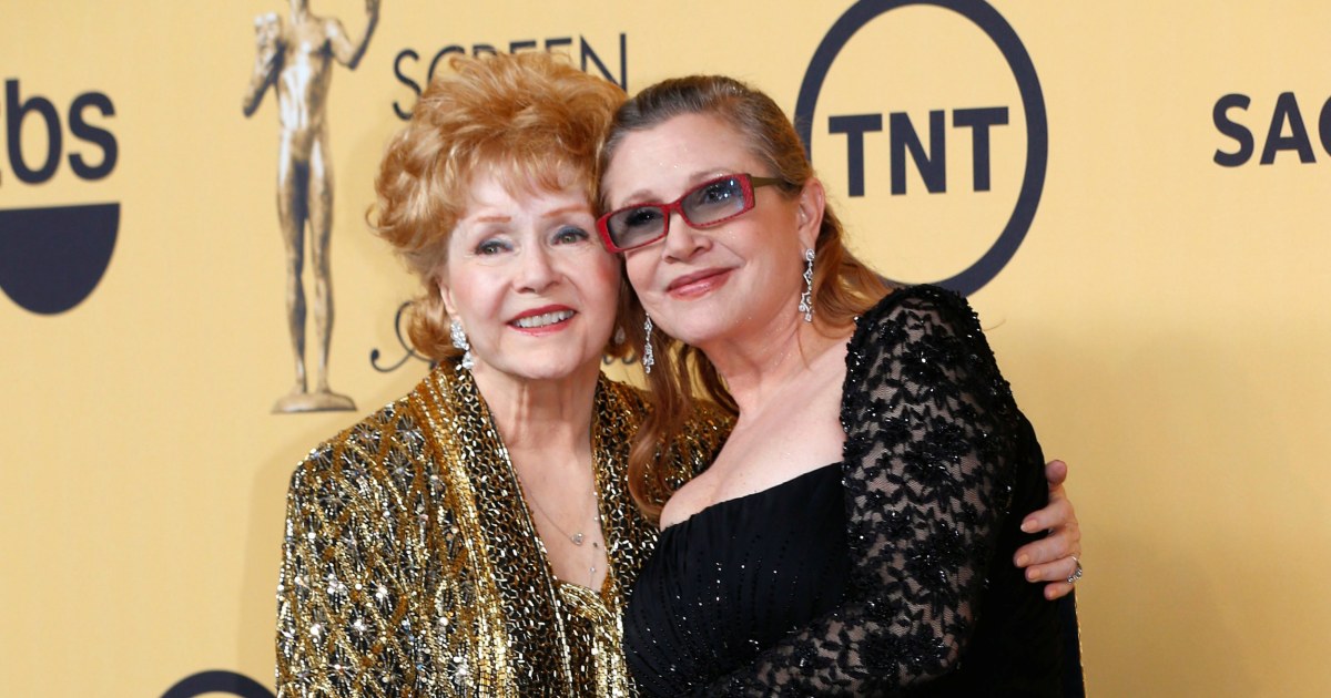 Debbie Reynolds had Christmas table set when Carrie Fisher suffered