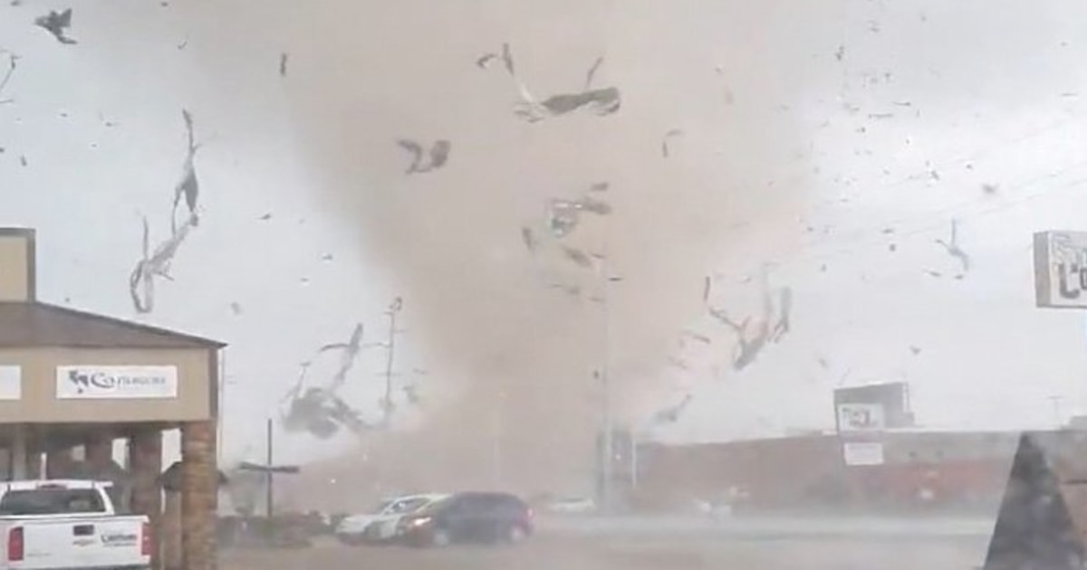 Tornado tears through Arkansas city, prompting curfew and National
