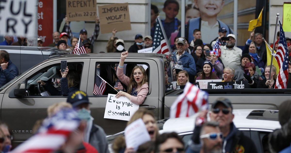The Week in Pictures: Lockdown protests and a window wedding