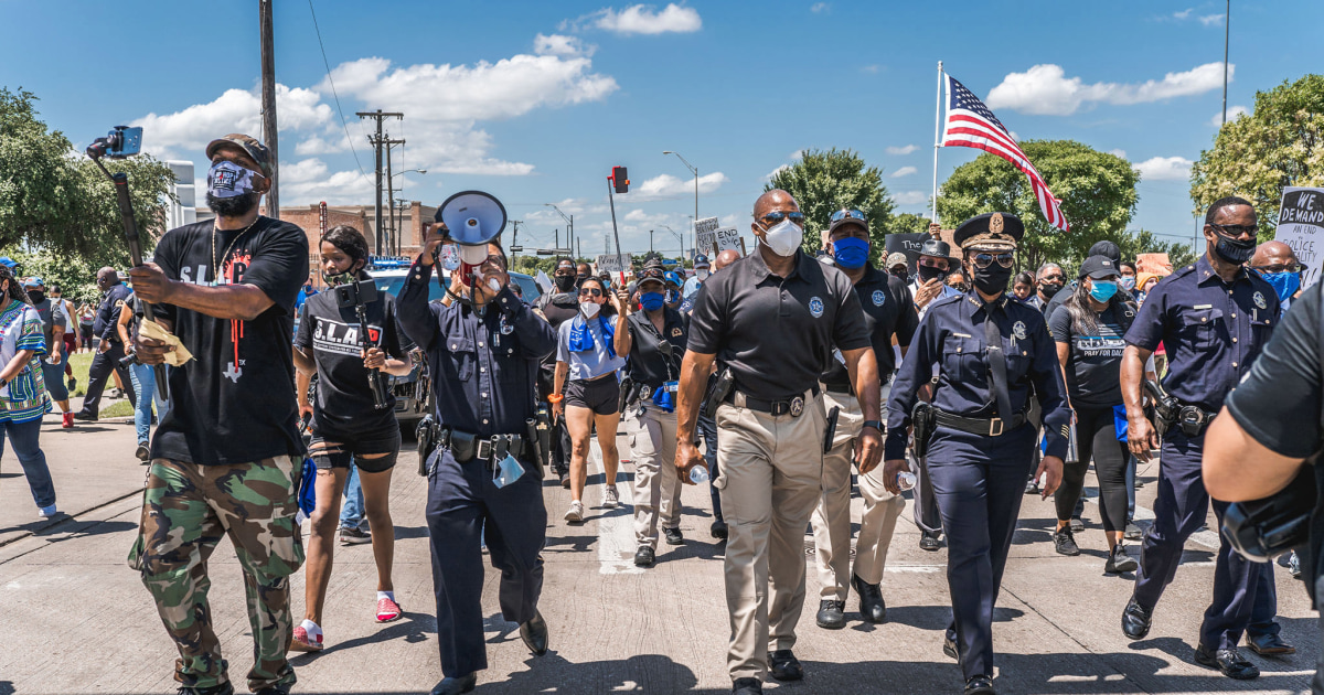 latino-officers-are-helping-diversify-police-can-they-help-reform-the