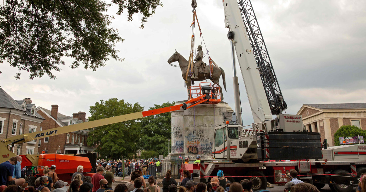 Stonewall Jackson statue down after Richmond mayor orders removal of