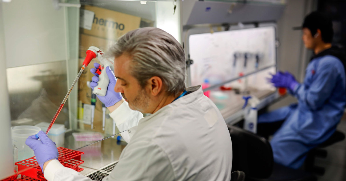 Coronavirus vaccine: White Hou...